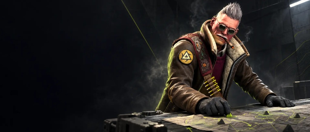 CS2 agent reviewing a tactical map